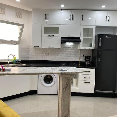 Lovely 1-Bedroom Rental Unit With Sea View มาห์เดีย ภายนอก รูปภาพ
